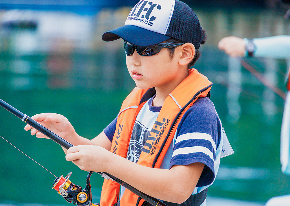 早朝7：30、D.Y.F.C海釣りスクールがスタート