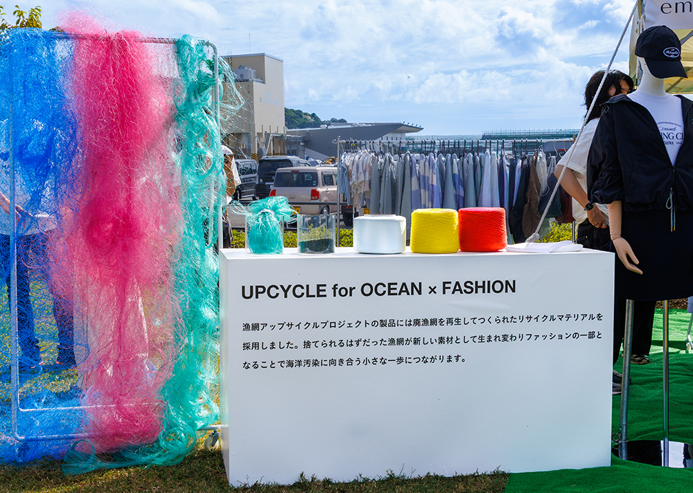 コラボブース前には開店前から多くの人が並ぶ