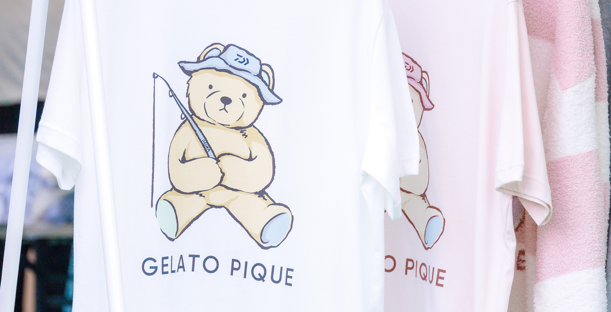 コラボブース前には開店前から多くの人が並ぶ