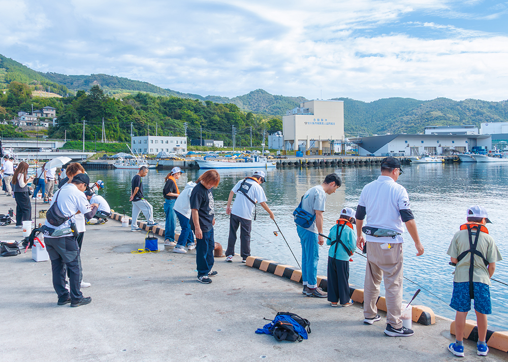 一般の方対象のサビキ釣り体験も大盛況