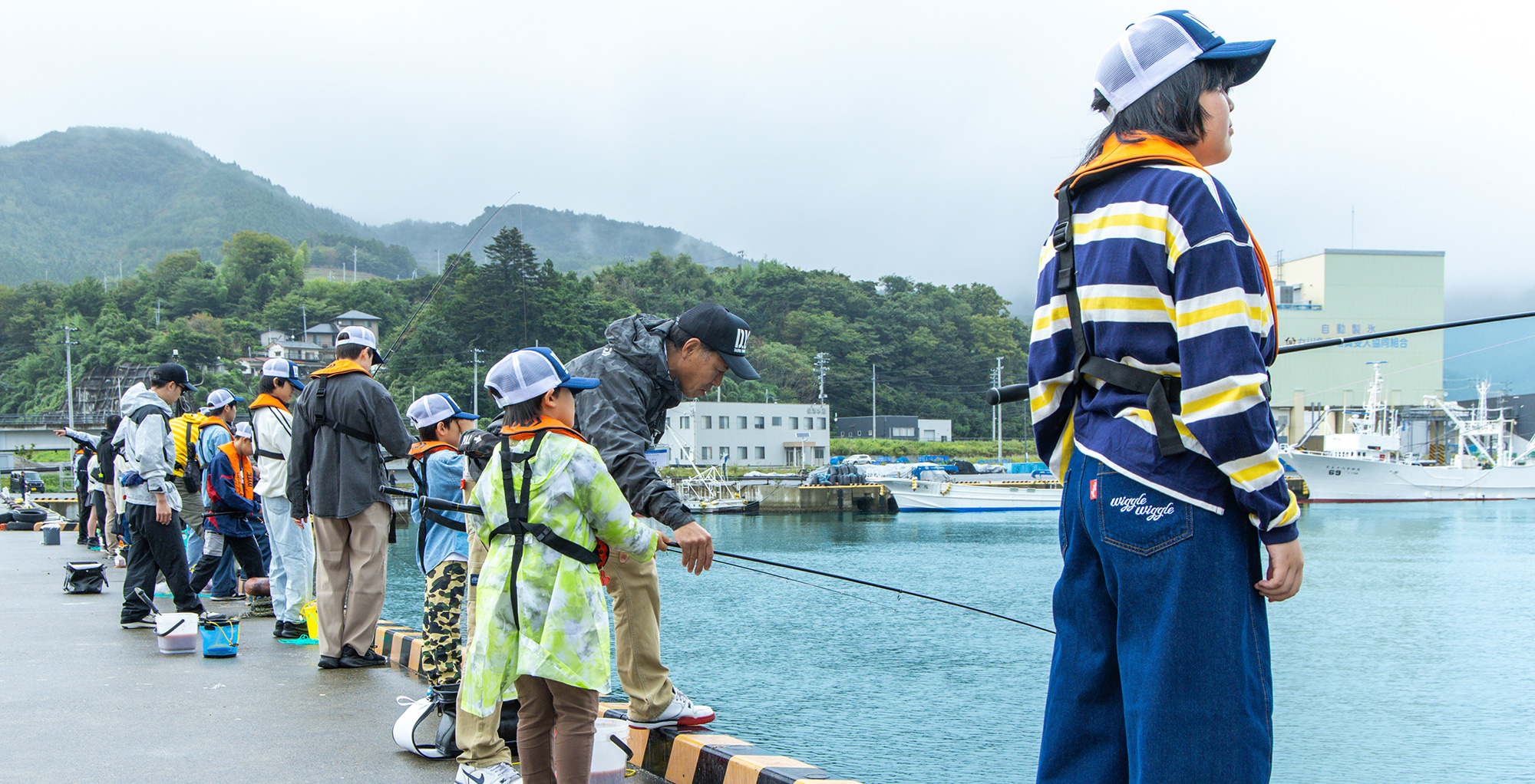一般向けの釣り体験会も大人気スクールの閉会式ではうれしいハプニングも