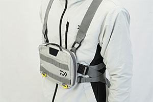 https://www.daiwa.com/jp/resources/fishing/item/bag/bag_bg/chestbag_a/__icsFiles/artimage/2021/05/07/c_040101157/ChestBagA_igy_cut12_1.jpg