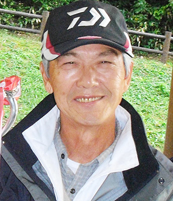 川端 貢