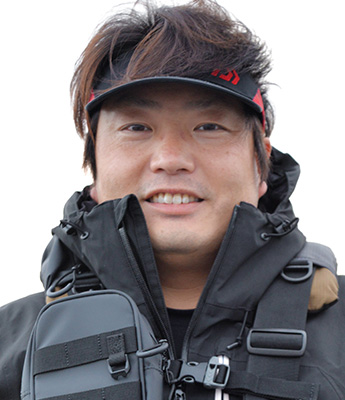 藁科 友章