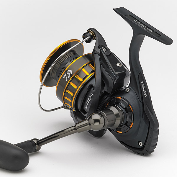 Daiwa BG8000 BG Saltwater Spinning Reel - TackleDirect